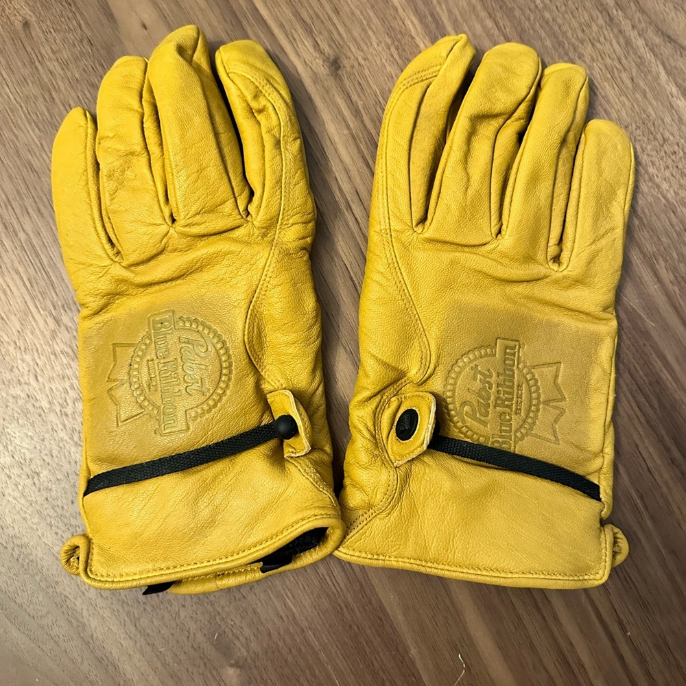 POW Pabst gloves